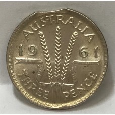 AUSTRALIA 1961 . THREEPENCE . ERROR . CLIPPED PLANCHET